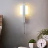 Lampy ścienne Nowoczesne proste światła LED salon sypialnia tło lampa do domu dom do oświetlenia wewnętrznego obrotowe oprawy oświetleniowe