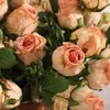 Couronnes de Fleurs Décoratives 1 BouquetﾠFleur ArtificielleﾠRétroﾠRéalisteﾠ7 TêtesﾠArrangement Floral Rose Artificielleﾠpour Salle à MangerﾠDécor Va