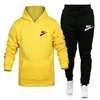 Nya Luxury Tracksuit Män Hoodie And Sweatpants Två Pieces Set Brand Logo Sweatshirt Jogging Cotton Sportswear Student Outfit