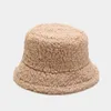 Beretten emmer hoed winter warme fluwelen hoeden petten dames dame buiten panama lam faux fur visser vrouweberets