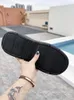 Driehoeksontwerper slippers dames sandalen mode heren luxe strandschoenen dikke bodem niet-slip klassieke gat slipper groothandel