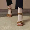 Sandals Women Shouse Summer 2022 Новый французский элегантный высокие каблуки модная металлическая пряжка коренастые сандалии 220704