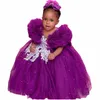 2022かわいい紫色の女の子のページェントの服の幻想首袋袖ホワイトレースのアップリケビーズの床の長さサイズ13のパーティー子供たちの花の女の子ガウン