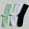 Chaussettes pour hommes Solid Sock Mens Crew Hip Hop Adulte Kawaii Man Sox Coton de haute qualité Sports de rue Automne Hiver Unisexe Tendance CalcetinesMen's