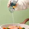 Herb Spice Tools New Press Bottiglia di condimento quantitativa Cucina domestica Misurazione accurata Barattolo di spezie Bottiglie di sale curve trasparenti ZL1264