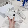2022 New Star Femmes Designer Sneakers Casual Chaussures En Cuir De Veau Confortable Daim Panneaux Lacets Oeillets Haute Qualité Mode Dames Sneaker