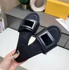 Donna ciabatta sandalo slide piatta in pelle metallo F-di-Shoe Baguette Outdoor marchi di lusso