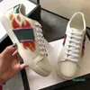 2022-Mens Beyaz Yeşil ve Kırmızı Stripes Deri Sneaker İşaretli Spor ayakkabıları Bayan Moda Lüks Tasarımcı Ayakkabı Düşük Top Nedensel Ayakkabı