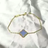 Mode Lyxklöver Armband designer guld smycken kedja för kvinnor bröllopspresent Alla hjärtans dag vuxna armband blå grön svart vit klöver silver diamanter