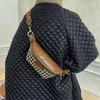Modèle d'oiseaux classiques Bags de femmes laineux Sacs de poitrine décontractés extérieurs