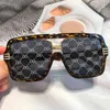 2022 Nouvelle marque de luxe Lunettes de soleil en une pièce carrée pour femmes Vintage surdimensionné Lens de soleil Men Hop Eyewear Black Y2208479559