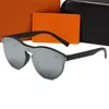 2022 Nieuwe designer zonnebril Fashion Letter Lens Trend heren zonnebril Outdoor Beach zonnebril voor dames 9 kleuren Hoge kwaliteit