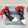 2022-Women's High-Heels Sandals Top Quality Luxury Designer Brand Shoes Pointed Triangle Bucked Sandals Importerade fårskinns dammväska