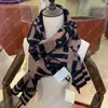 21 Zimowe projektanty szaliki dla mężczyzn List Kobiet Luksusowe męskie Męki Wooling Silk Projektanci Scarvs Projektanci Szalik Głowa Women B8755705
