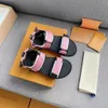 2022 Nowe designerskie sandały sandały Regulowane oddychające kapcie letnie na zewnątrz plażowe płaskie sandały bez poślizgu 35-41