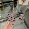 2022 Classic Ladies Sandals Summer Round Toe Chunky Heel Slippers Luxury Shiny Rhinestones Retro Woven Flat Flip-Flops 35-44 med Box