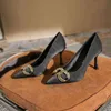 عالية الكعب ربيع المرأة 2022 نمط جديد سلسلة معدنية أشار الفم الضحلة أحذية كعب رقيقة