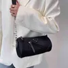 핸드백 70% 할인 2022 New Nylon Cloth Bag 여성 질감 슬링 1 어깨 비스듬한 작은 라운드 여름의 다목적 트렌디 한 시원한 지갑