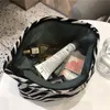 Kosmetiska väskor fall stora kvinnor väska dragkedja skönhet fall leopard makeup arrangör bärbar resor toalettartiklar
