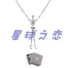 Empress Dowager Enne hänger en skelettram Joint Necklace European och American Punk Halloween Jewelry Female3592388