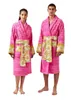 Albornoz de algodón clásico de lujo para hombre y mujer, ropa de dormir de marca, kimono, batas de baño cálidas, ropa de casa, batas de baño unisex de talla única