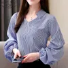 المرأة البلوزات قميص أزياء الخريف إمرأة قمم و 2022 السيدات أبيض للنساء blusas تقسم مخطط الخامس الرقبة نفخة الأكمام 6731 50