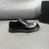 2022 Spring Black Casual Shoes Loafers äkta läder Goodyear Round Toe Party Dress Shoe Metal Fashion Men Raf