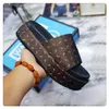 Italië designer platform slide sandalen luxe mode slippers Merk Vrouwen sandaal zomer strand dia's indoor home slippers Maat 35-46