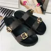 Designers Damsandaler Lyxigt Läder Platt Plattformstofflor Lady Flower Flip Flops Sommarmode Rutschbanor Strand Fritidsskor