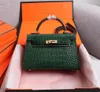 5A Kvinnor Designers väskor Klassiska lyxhandväskor Krokodil Läder damer Messenger Bag Pure Color Axel ryggsäck Kellys handbag01