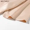 T-shirt Satin Satin de Wowoy surdimensionné Femmes Shinny Silky Loose Tops Femme Casual Blanc Blanc Sleeve Tee shirts 220321