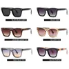 Solglasögon Classic Vintage Stripe Square Women Men Fashion Design Trend Rivet Driving Sun Glasses For Female UV400