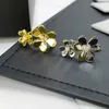 Heiße berühmte Marke Blumenschmuck-Set 3 Kleeblatt-Clip-Ohrringe Blätter Halskette Ring Armband Set Zeichen Logo Schmuck Frivole