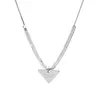 2022 Classique Triangle Design Pendentif Collier Lettre Gravure Vent Froid Dames Bijoux Hip Hop Punk Envoyer Parents et Amis aux Amoureux Pas Fading Party