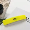 Modne kolorowe cukierki akrylowe klipsy do włosów barrettes panie proste litery osobowości projektant różowy niebieski żółty spinki z marką pudełko
