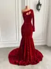 Party Dresses Real Sparkly Long Prom 2022 Single Sleeve Mermaid Red Velvet Sequin Black Girls Gala klänningar för partyparty