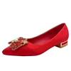 フランスの女性の結婚式の靴中国の赤い花嫁介添人は厚いかかとを尖ったスプリング新しいシングルラインストーン220506
