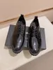 Marca de luxo Pradx Mens Oxfords Milano Italty Sapatos de vestido Sapato de noiva Party Business Tamanho 38-45