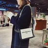 여성을위한 패션 디자인 PU 가죽 Crossbody 가방 럭셔리 한국어 버전 간단한 어깨 가방 여성 지갑과 핸드백 H001