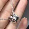 Europa America Moda Stile Uomo Donna Donna Acciaio inossidabile 18k Oro inciso B Lettera Bordi Collana con catena pendente con diamanti a mezza pavimentazione