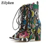 Sandaler EilyKen Ny Design Ankelstövlar för kvinnor Grön Peep Toe Lace-up Cross-Tied Heel Pumps Roman Bootas 220317