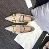 Mode Frauen flache Designer spitze Kleid Schuhe 100 % authentisches Rindsleder Metallkette Lady Leder Brief Freizeitschuh Mules Princetown Trample Lazy Loafers Größe 34-41-42
