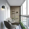 Vägglampa led inomhus belysning trappa modern minimalistisk nordisk heminredning vit svart ljusvägg
