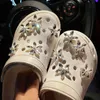 سلاسل المجوهرات العلامة التجارية سحر مصمم DIY Rhinestone Shoe Decoration Charm for Croc Jibs Clogs Kids Women Girls Gifts241C