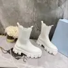 Designer Kvinnor Laureat Boots Rois Martin Platform Ankel Boot Solid Patent Läder Spetsad Skor Lyx Vinter Tjock Bottom Mid-Length Shoe 2253