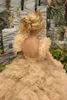 Fancy Feathers Champagne Flower Girl Dress Paljed anpassade födelsedagsklänningar skiktade ruffles juvelmöss ärmmar