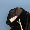 Kvinnors sp￥rningsdr￤kter 2022 Designer Design CE Home Ny broderi Vit randkontrast Velvet Stand Collar Zipper Jacket Straight Pants Casual Suit Women