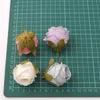 Partydekoration 50 Stück 4 cm weiße Rosenknospen künstliche Seidenblumenköpfe Hochzeit DIY Kranz Scrapbooking Handwerk gefälschte Blumen 220919
