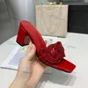 2022 Designer Woman Slipper Fashion Slider Slide Slide Sandalo Tribute Funge Funge Muli in cinghia in pelle di brevetto liscia Piattadina Piattaforma Sandali femminili 35-42