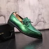Män brittiska kronstil oxfords svarta casual skor designer pekade tå hemkomst klänning bröllop prom kör sport singel promenad loafers 288